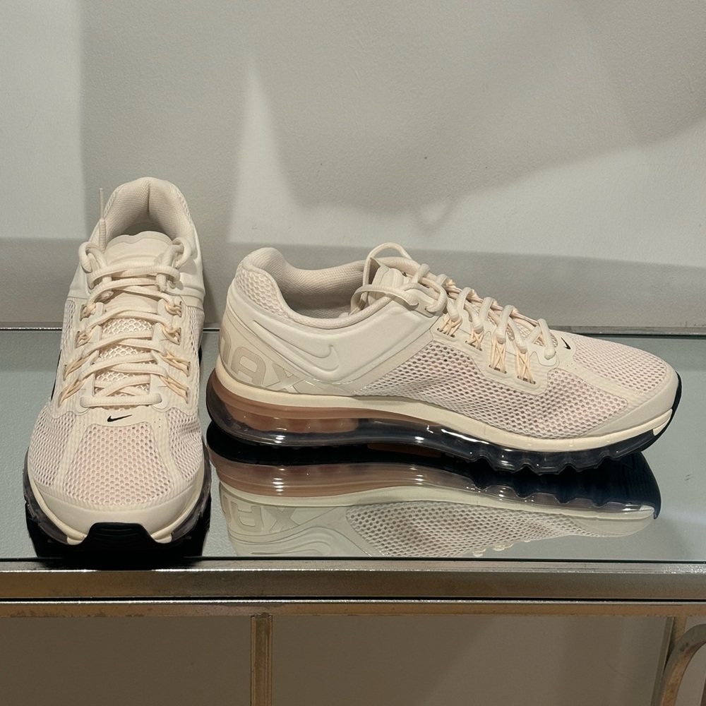 NWT Nike Air Max 2013